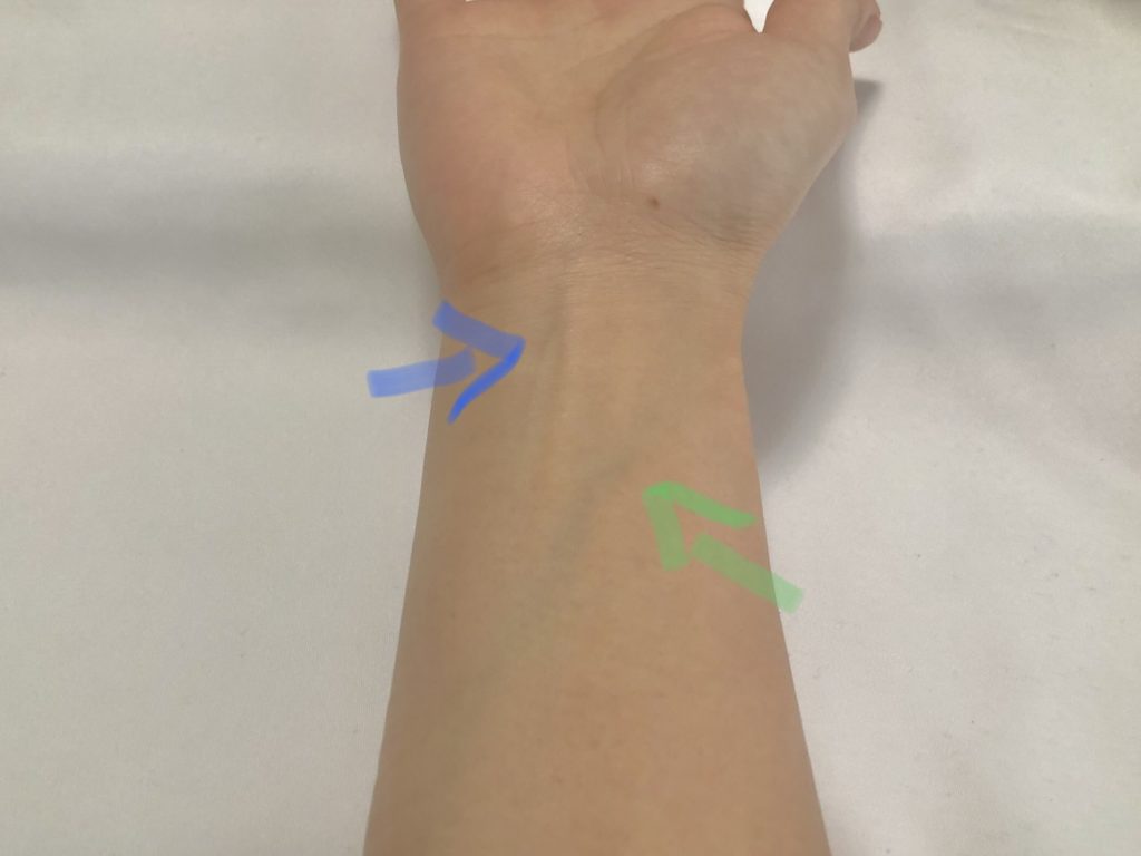 パーソナルカラー 手首